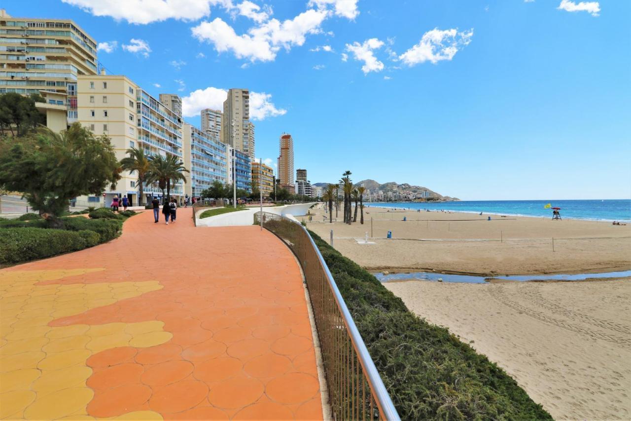 Sunset Waves 18-35 Poniente Beach Resort Benidorm Esterno foto